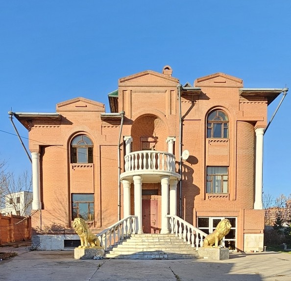 
   Продам дом, 530.5 м², Красноярск

. Фото 1.