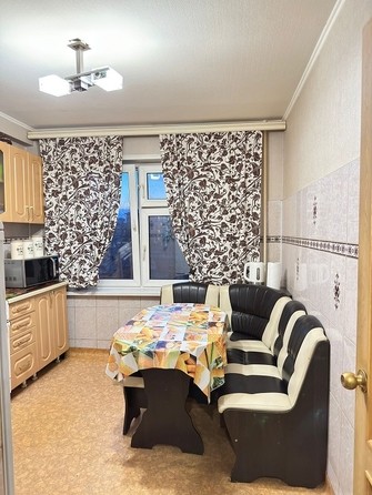 
   Продам 3-комнатную, 75 м², Ульяновский пр-кт, 26

. Фото 1.