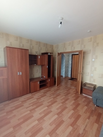 
   Продам 2-комнатную, 53 м², 3 Августа ул, 20д

. Фото 1.