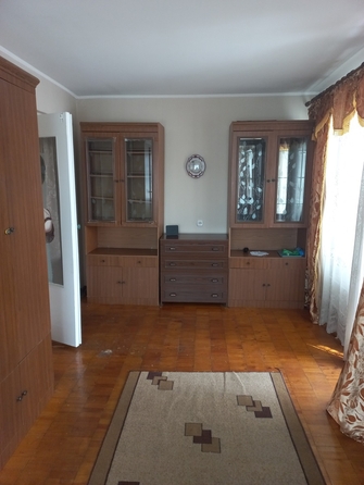 
   Продам 1-комнатную, 35 м², Гладкова ул, 25а

. Фото 2.