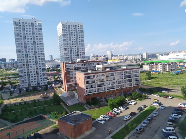 
   Продам 2-комнатную, 57.5 м², Батурина ул, 30к1

. Фото 10.