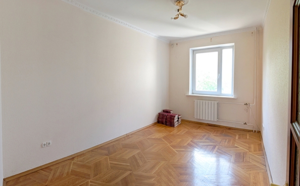 
   Продам 4-комнатную, 125 м², Батурина ул, 7

. Фото 7.