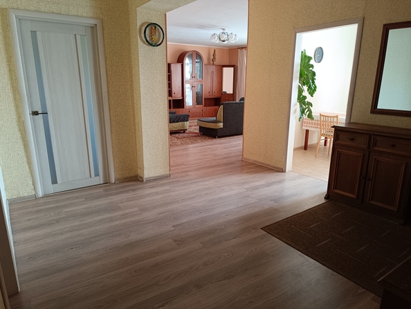 
  Сдам в аренду 4-комнатную квартиру, 117.6 м², Красноярск

. Фото 9.