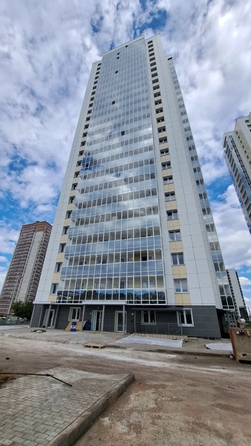 
   Продам 3-комнатную, 86 м², Судостроительная ул, 27г

. Фото 1.