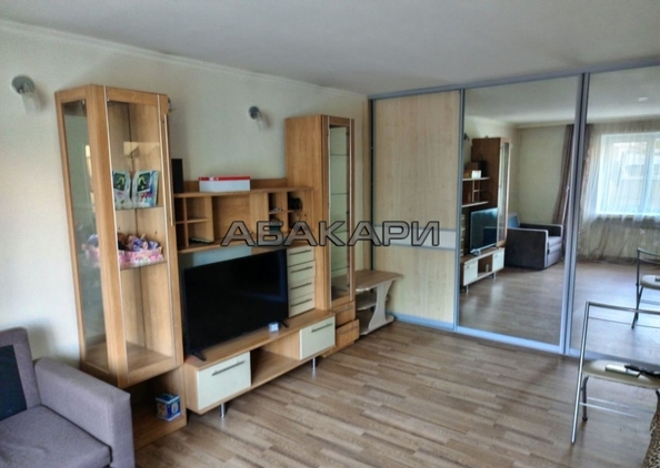 
  Сдам в аренду 1-комнатную квартиру, 40 м², Красноярск

. Фото 7.