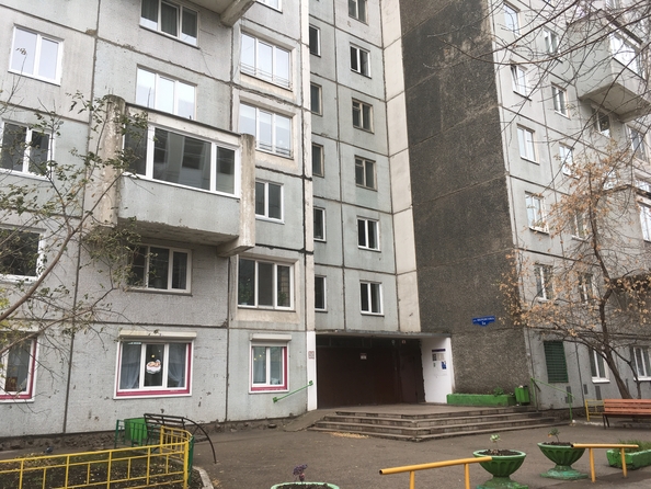 
   Продам 2-комнатную, 52 м², Перенсона ул, 5а

. Фото 2.