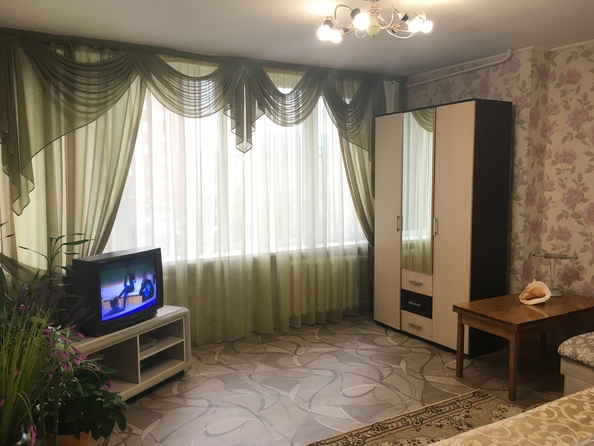 
   Продам 2-комнатную, 52 м², Перенсона ул, 5а

. Фото 3.