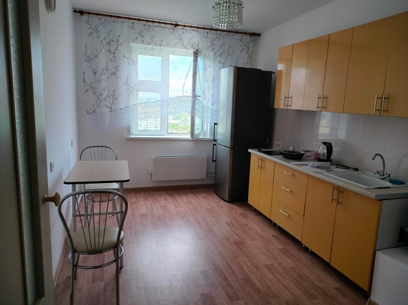 
  Сдам в аренду 2-комнатную квартиру, 60 м², Красноярск

. Фото 1.