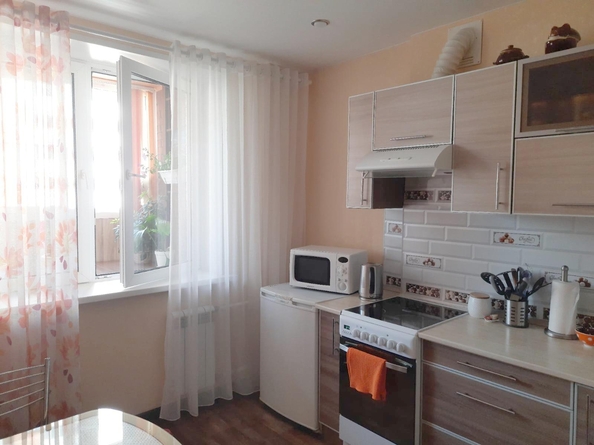 
   Продам 2-комнатную, 57.2 м², Калинина ул, 183

. Фото 18.