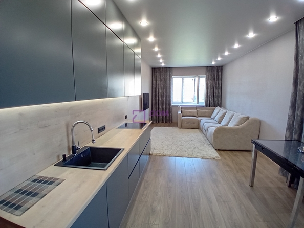 
   Продам 3-комнатную, 76.5 м², Киренского ул, 56а

. Фото 1.