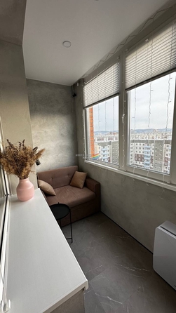 
   Продам 2-комнатную, 71.4 м², Алексеева ул, 107

. Фото 1.