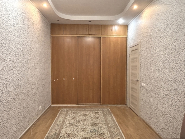 
   Продам 1-комнатную, 41.7 м², 40 лет Победы ул, 2

. Фото 2.