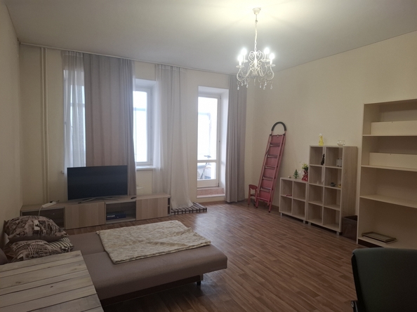 
  Сдам в аренду 2-комнатную квартиру, 79 м², Красноярск

. Фото 9.