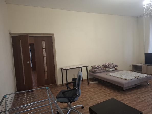 
  Сдам в аренду 2-комнатную квартиру, 79 м², Красноярск

. Фото 10.