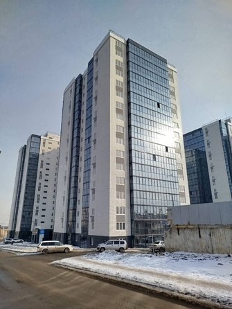 
   Продам 3-комнатную, 76.9 м², Вербная ул, 3

. Фото 1.