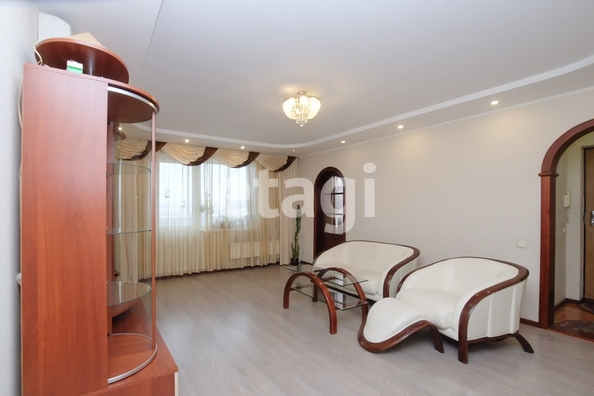 
   Продам 3-комнатную, 79.8 м², Водопьянова ул, 2

. Фото 1.
