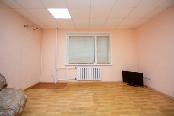 
   Продам 2-комнатную, 55.1 м², Парижской Коммуны ул, 42а

. Фото 2.