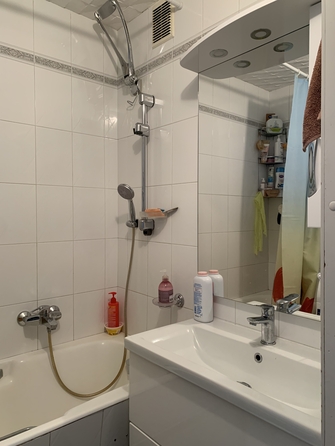 
   Продам 4-комнатную, 77.6 м², Щорса ул, 78

. Фото 4.