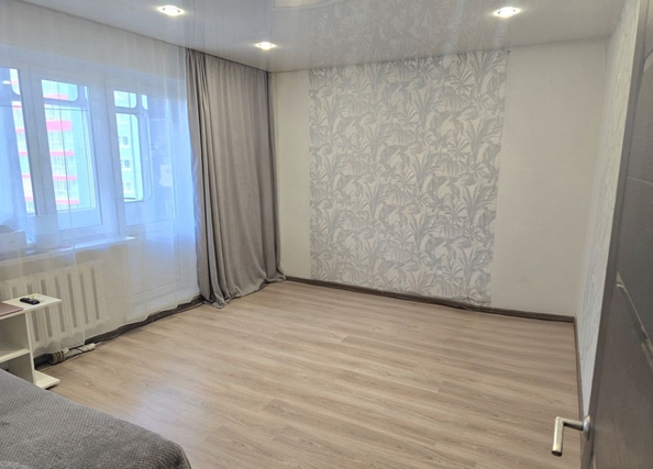 
  Продам 2-комн. квартиру, 43 м², Киренского ул, д. 122
. Фото 5.