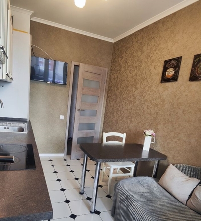 
  Сдам 1-комн. квартиру, 40 м², Толстого ул, д. 17
. Фото 3.