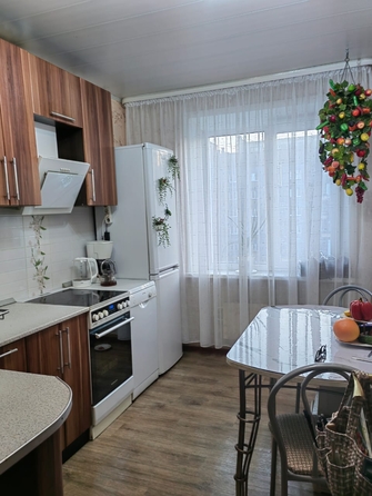 
  Сдается 3-комн. квартира, 64.7 м², Лауреатов ул
. Фото 1.