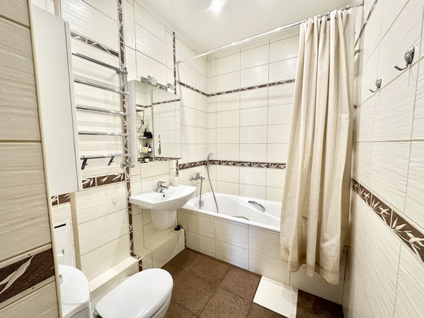 
  Продается 3-комн. квартира, 130 м², Киренского ул, д. 83
. Фото 24.