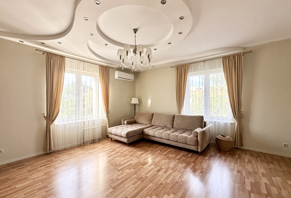 
  Продается 3-комн. квартира, 130 м², Киренского ул, д. 83
. Фото 2.