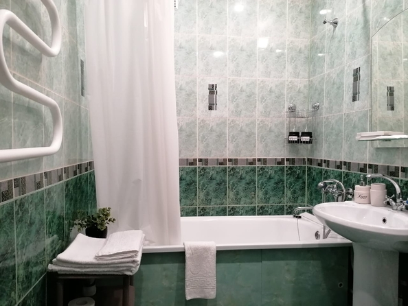 
  Сдам посуточно 1-комн. квартиру, 42 м², Авиаторов ул, д. 68
. Фото 8.