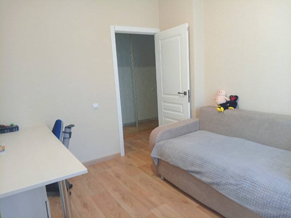 
  Продам 3-комнатный апартамент 90 м², в ЖК Золотое сечение, дом 1. Фото 3.