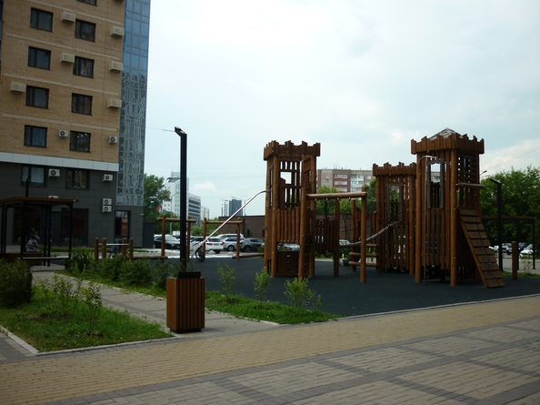 
  Продам 2-комнатный апартамент 50 м², в ЖК Золотое сечение, дом 1. Фото 2.