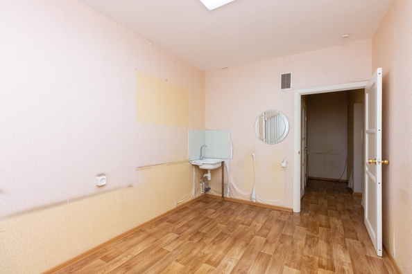
  Сдам квартиру под нежилое 60 м². Фото 10.