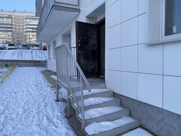 
  Продам универсальное помещение 199 м², в ЖК Солнечный, 3 мкр 7 квартал дом 7. Фото 1.
