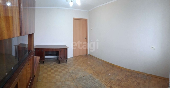 
   Продам 4-комнатную, 70.3 м², Веры Кащеевой ул, 16

. Фото 6.