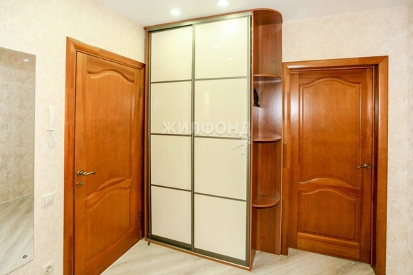 
   Продам 2-комнатную, 53.8 м², Попова ул, 102

. Фото 4.