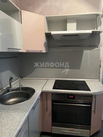 
   Продам 2-комнатную, 38.8 м², Братьев Ждановых ул, 101

. Фото 2.