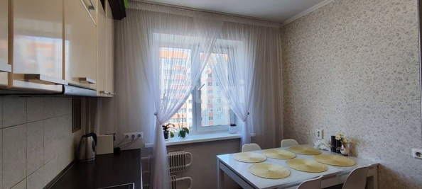 
   Продам 3-комнатную, 72.7 м², Сергея Семенова ул, 7

. Фото 3.