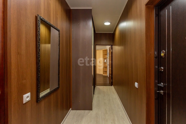 
   Продам 2-комнатную, 53.8 м², Змеиногорский тракт, 120/12

. Фото 2.