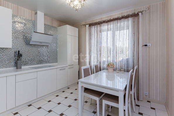 
   Продам 3-комнатную, 87 м², Краевая ул, 255

. Фото 4.