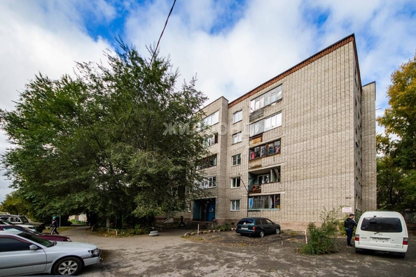 
   Продам 1-комнатную, 24 м², Коммунаров пр-кт, 122Б

. Фото 1.