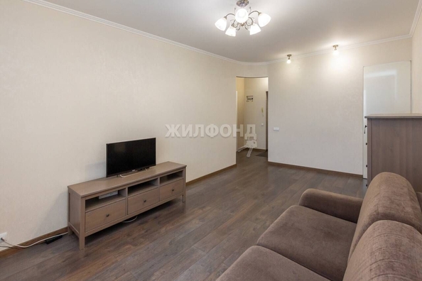 
   Продам 1-комнатную, 37.1 м², Юрина ул, 241А

. Фото 1.