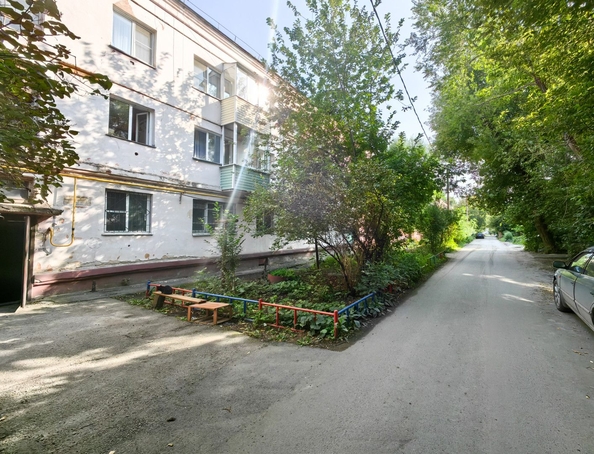 
   Продам 3-комнатную, 54.8 м², Восточная ул, 125

. Фото 1.