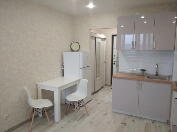 
  Сдам в аренду студию, 27 м², Барнаул

. Фото 2.