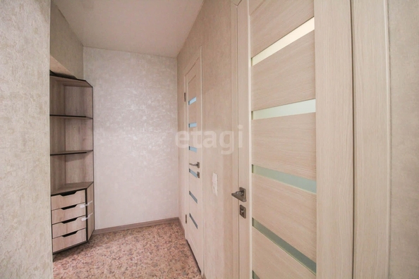 
   Продам 1-комнатную, 40 м², Сергея Семенова ул, 17

. Фото 1.