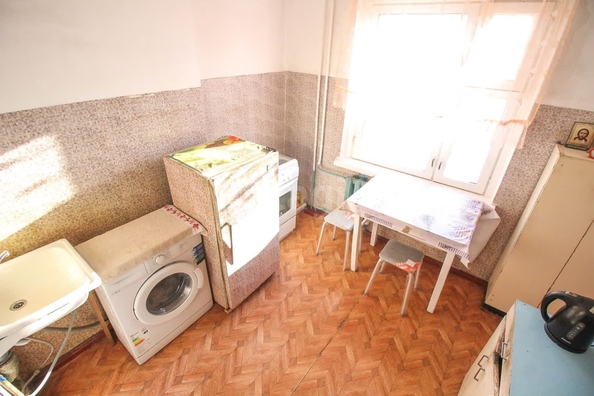 
   Продам 2-комнатную, 49.2 м², Чеглецова ул, 54

. Фото 1.