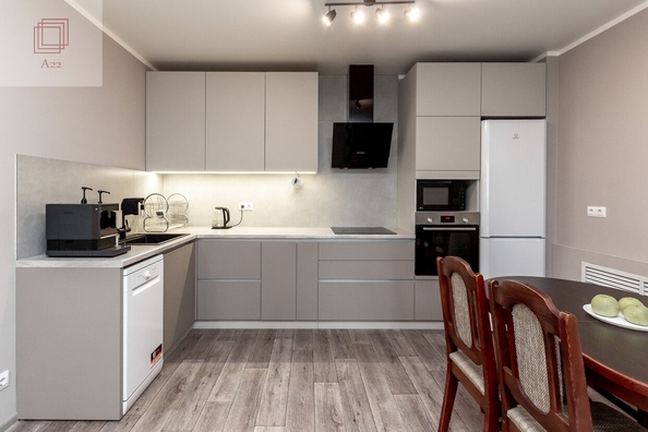 
  Продается 3-комн. квартира, 75 м², Попова/Энтузиастов ул, д. 142
. Фото 4.