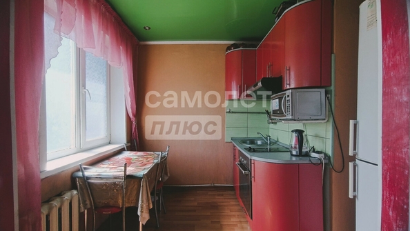 
  Продается 4-комн. квартира, 61 м², Краснознаменская ул, д. 106
. Фото 1.