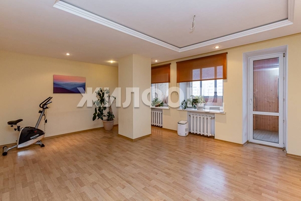 
  Продается 4-комн. квартира, 217.6 м², Попова ул, д. 98а
. Фото 3.