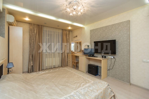 
  Продается 4-комн. квартира, 151 м², Профинтерна ул, д. 38а
. Фото 2.