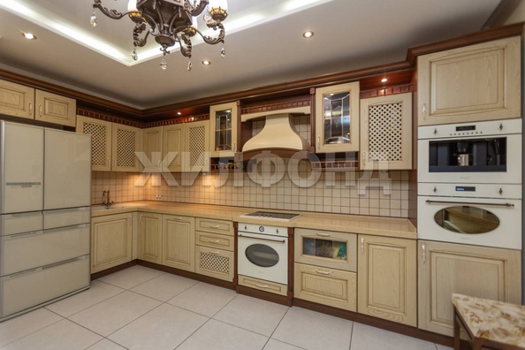 
  Продается 4-комн. квартира, 151 м², Профинтерна ул, д. 38а
. Фото 14.