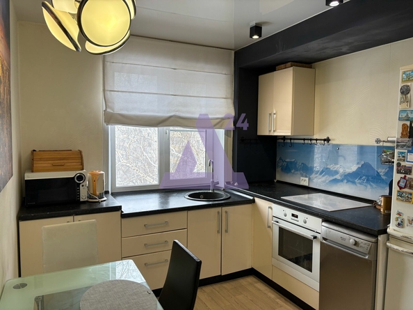 
  Продается 3-комн. квартира, 61.5 м², Островского ул, д. 10
. Фото 3.